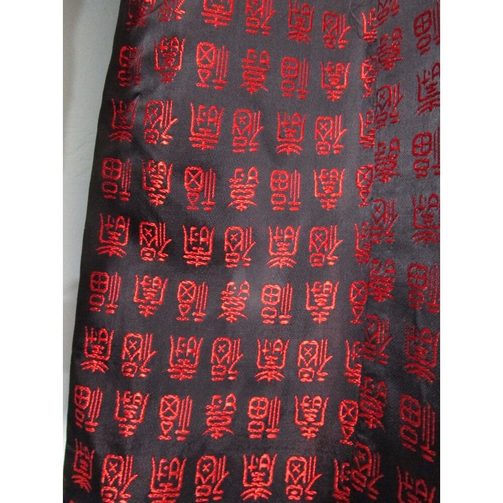 Kimono Style Robe Black Red Hanzi Funan Fu No Label Vintage EUC Sash Included - Picture 8 of 16
